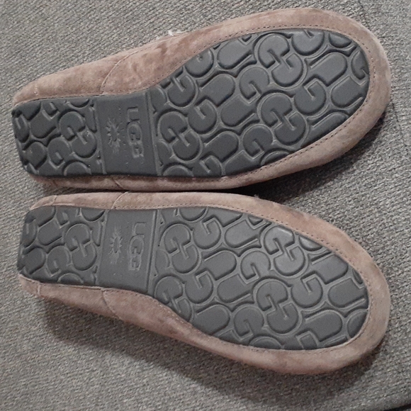 UGG SLIPPER MENS - Picture 7 of 8